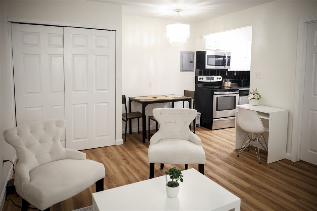 7 Arizona Terrace, Unit 2 Arlington, MA 02474 - Photo 3 of 25