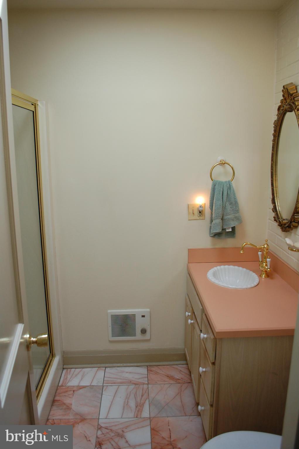 516 Holden Road Baltimore, MD 21286 - Photo 8 of 24 First Floor Full Bathroom