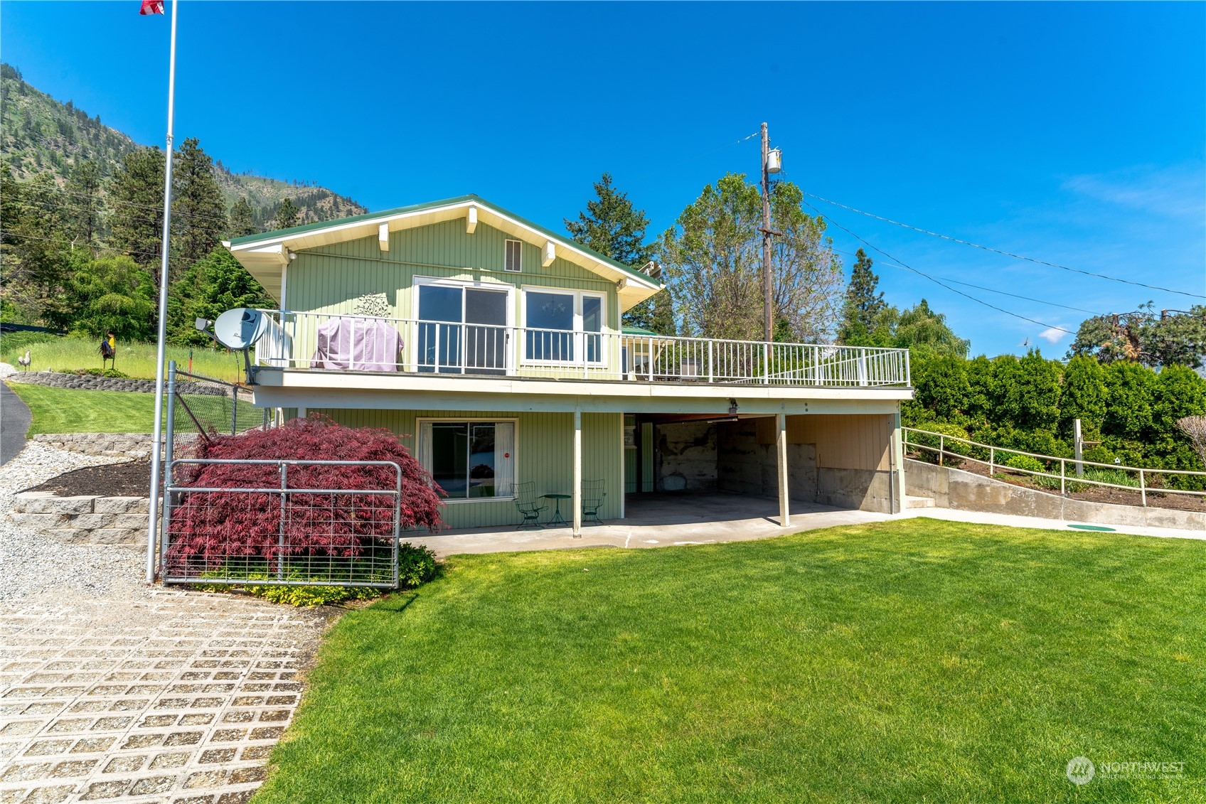15048 South Lakeshore Road Chelan, WA 98816 - Photo 9 of 40 Gallery Image 9