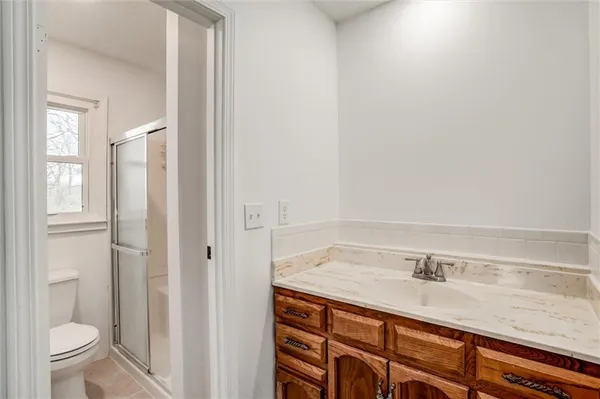$400,000 | 10106 Northwest Mirror Lake Drive, Kansas City, MO 64152