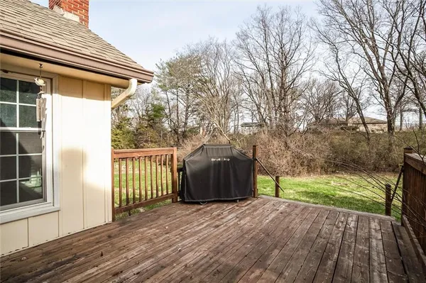 $400,000 | 10106 Northwest Mirror Lake Drive, Kansas City, MO 64152