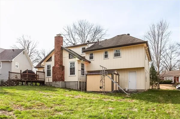$400,000 | 10106 Northwest Mirror Lake Drive, Kansas City, MO 64152