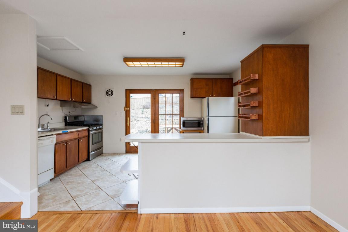 4115 Ferrara Drive Silver Spring, MD 20906 - Photo 7 of 42