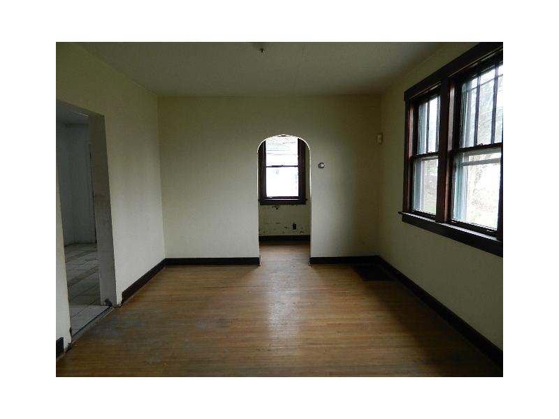317 Sefler Street McKees Rocks, PA 15136 - Photo 4 of 12 Dining Room.