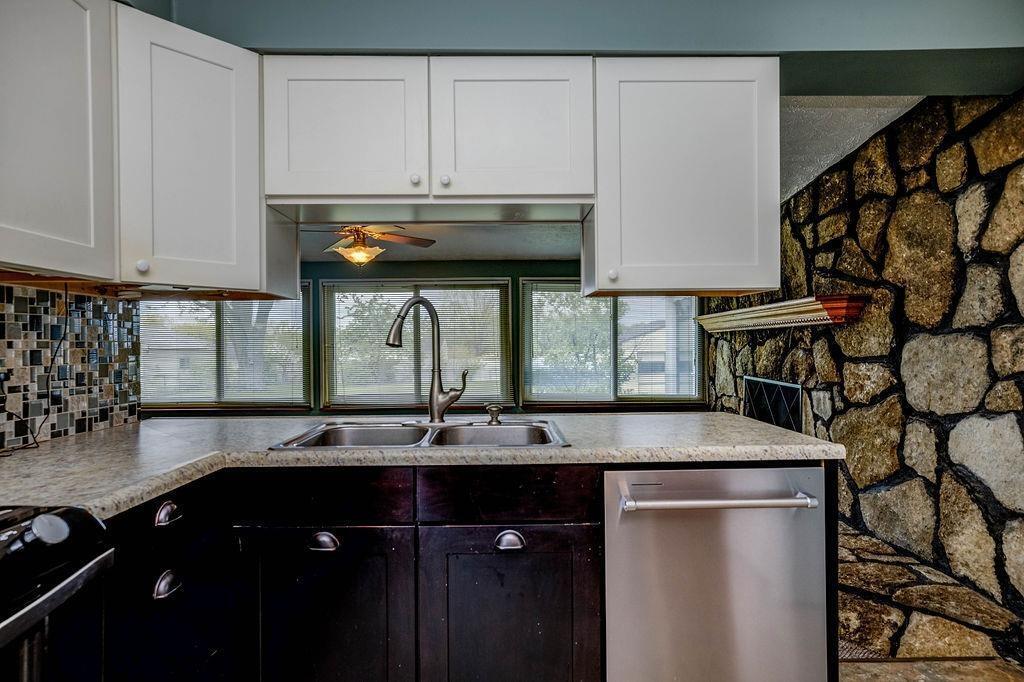 2978 Stout Road Cincinnati, OH 45251 - Photo 8 of 22 Gallery Image 8