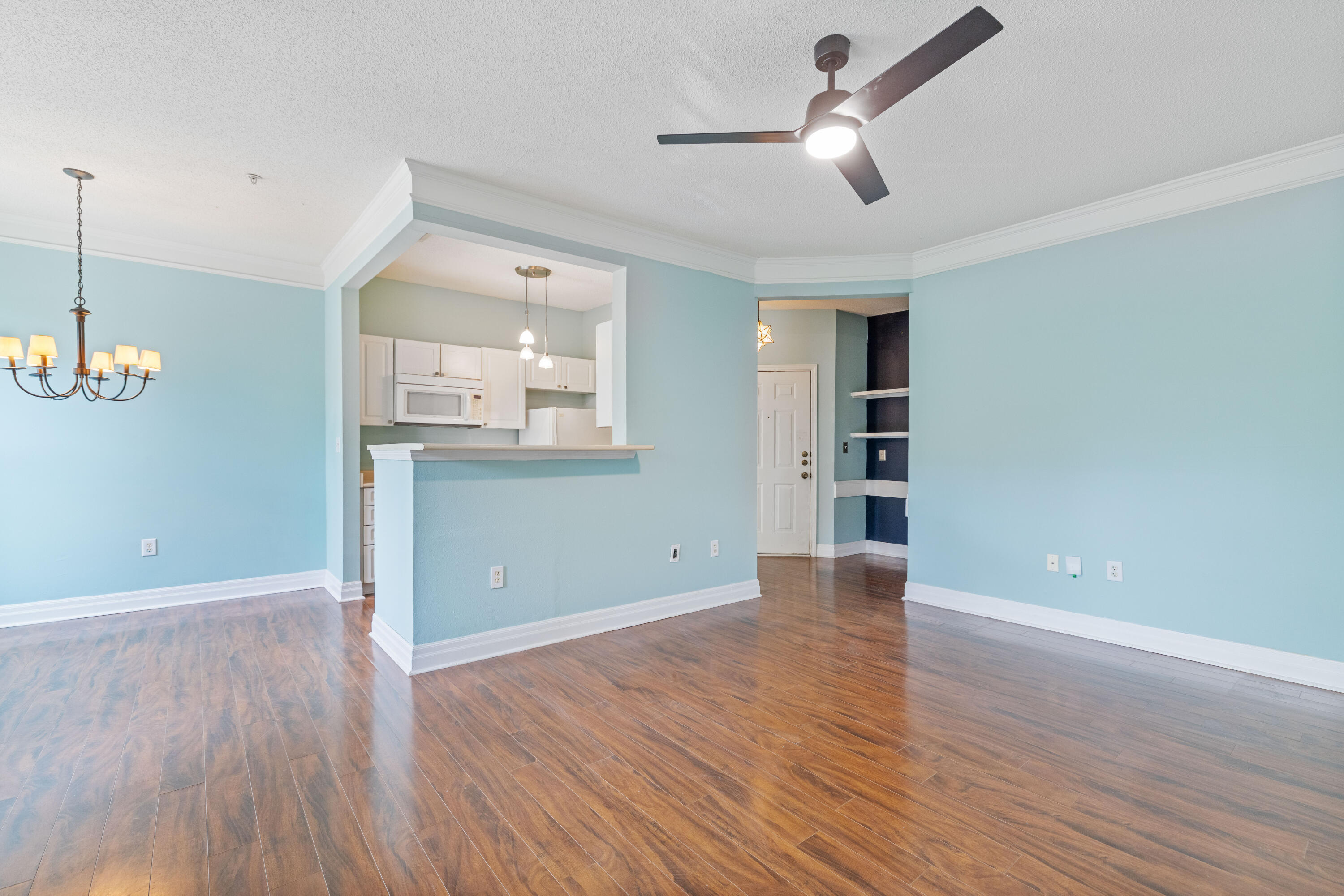 2322 Chatelain Way Mount Pleasant, SC 29464 - Photo 10 of 49