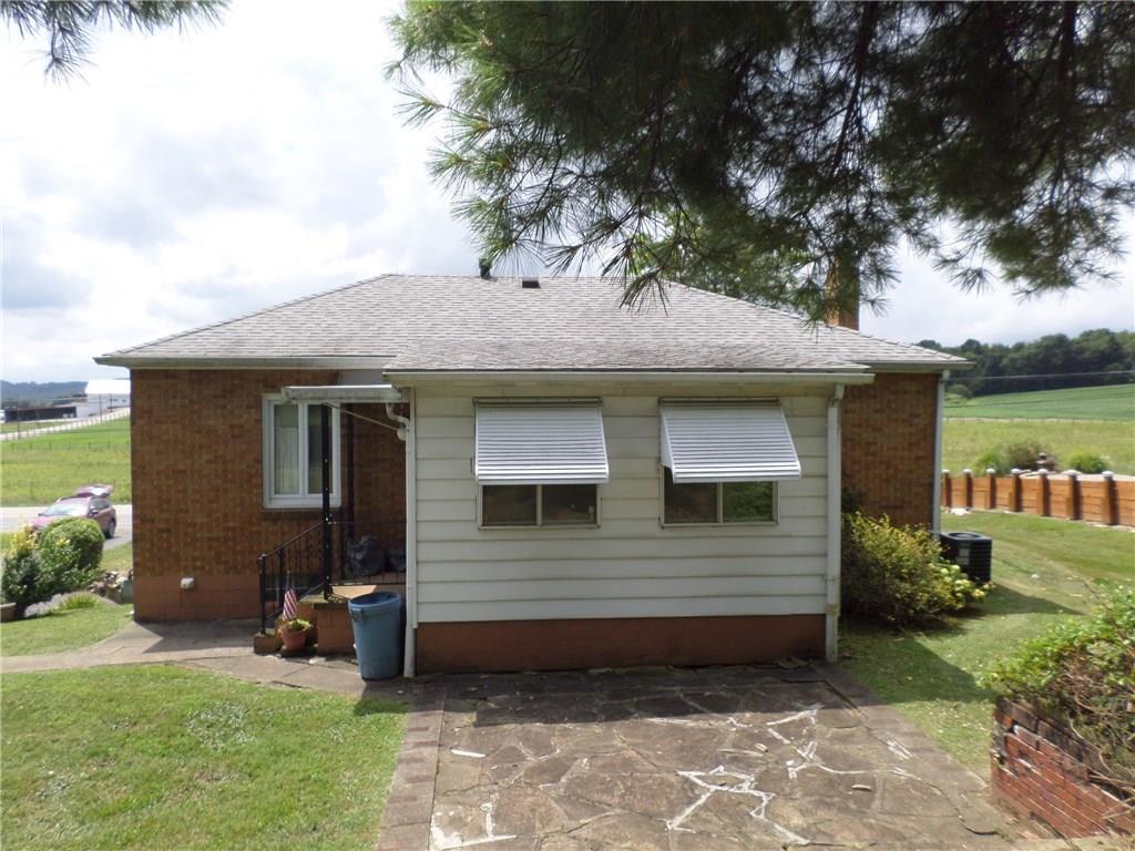 1102 North Eighty Eight Road Rices Landing, PA 15357 - Photo 6 of 23