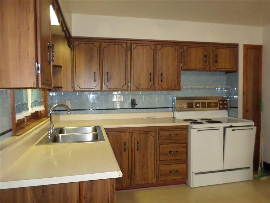 1102 North Eighty Eight Road Rices Landing, PA 15357 - Photo 10 of 23