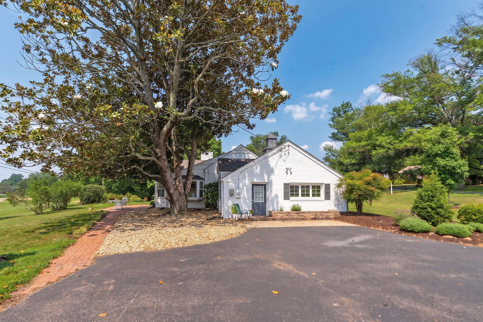 838 Shawnee Road Waynesboro, VA 22980 - Photo 7 of 68 Gallery Image 7