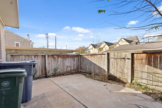 $1,875 | 2808 Grants Lake Boulevard, Unit 405, Sugar Land, TX 77479