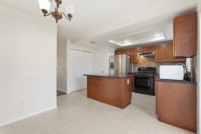 $1,875 | 2808 Grants Lake Boulevard, Unit 405, Sugar Land, TX 77479