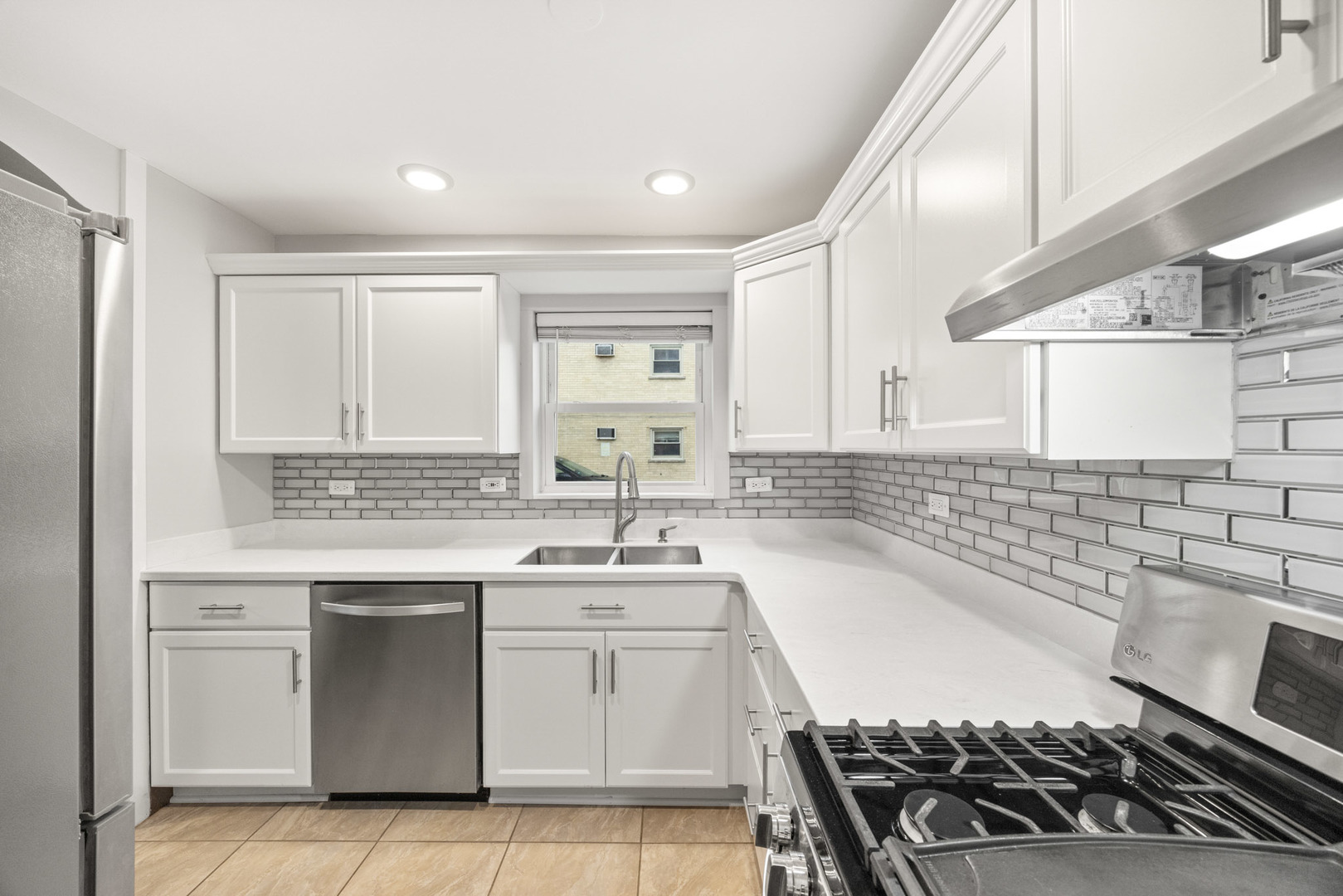 7008 O'Connell Drive, Unit 101 Chicago Ridge, IL 60415 - Photo 8 of 16 Gallery Image 8