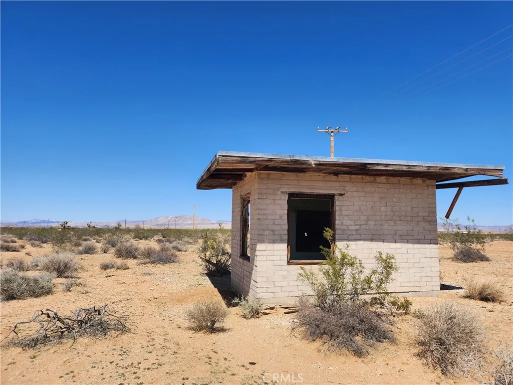 0 Sespe Landers, CA 92285 - Photo 9 of 9 a view of a house with a yard