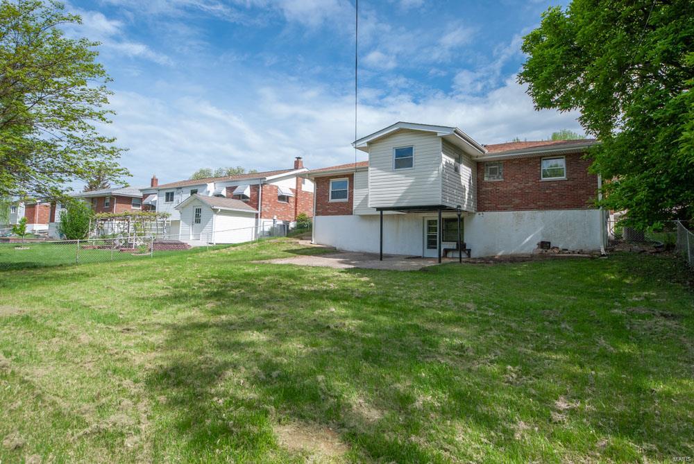 9504 Reavis Barracks Road Affton, MO 63123 - Photo 3 of 18