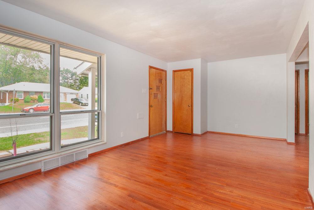 9504 Reavis Barracks Road Affton, MO 63123 - Photo 10 of 18