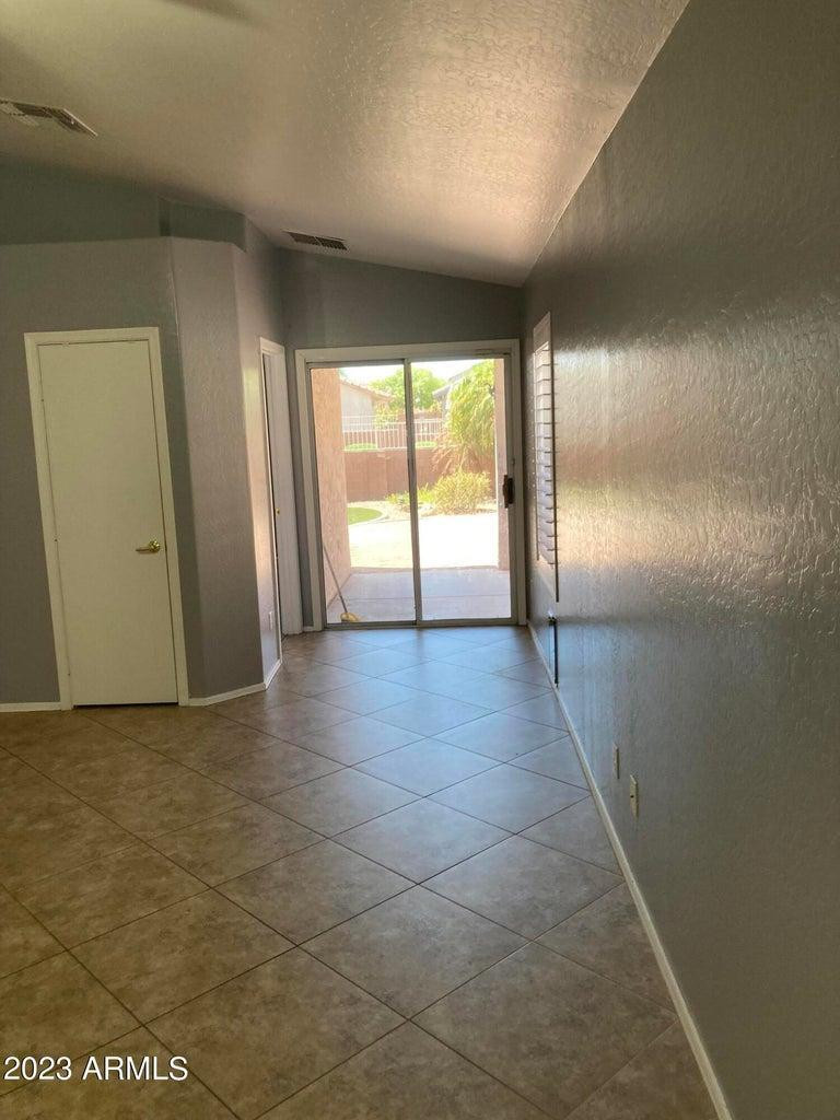 16645 North 19th Street Phoenix, AZ 85022 - Photo 5 of 11 a view of empty room with window