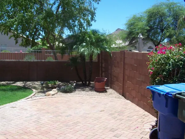$2,200 | 16645 North 19th Street, Phoenix, AZ 85022