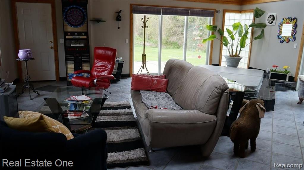 60649 Mt Vernon Road Rochester, MI 48306 - Photo 22 of 31