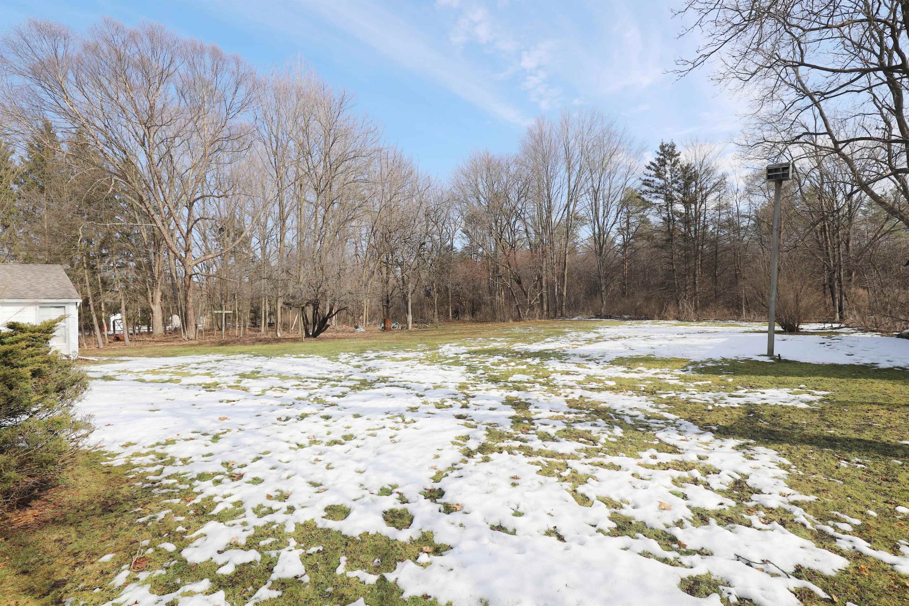 4298 North Center Road Flint, MI 48506 - Photo 38 of 46 50199710-603929ec-cc5c-44f6-ac7a-5ec4495d918d.JPG