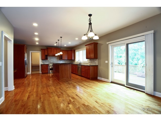 S720 Garfield Street Winfield, IL 60190 - Photo 4 of 22