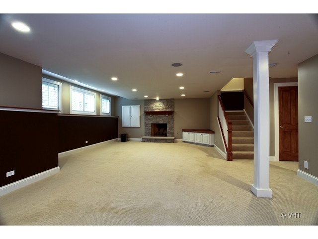 S720 Garfield Street Winfield, IL 60190 - Photo 9 of 22