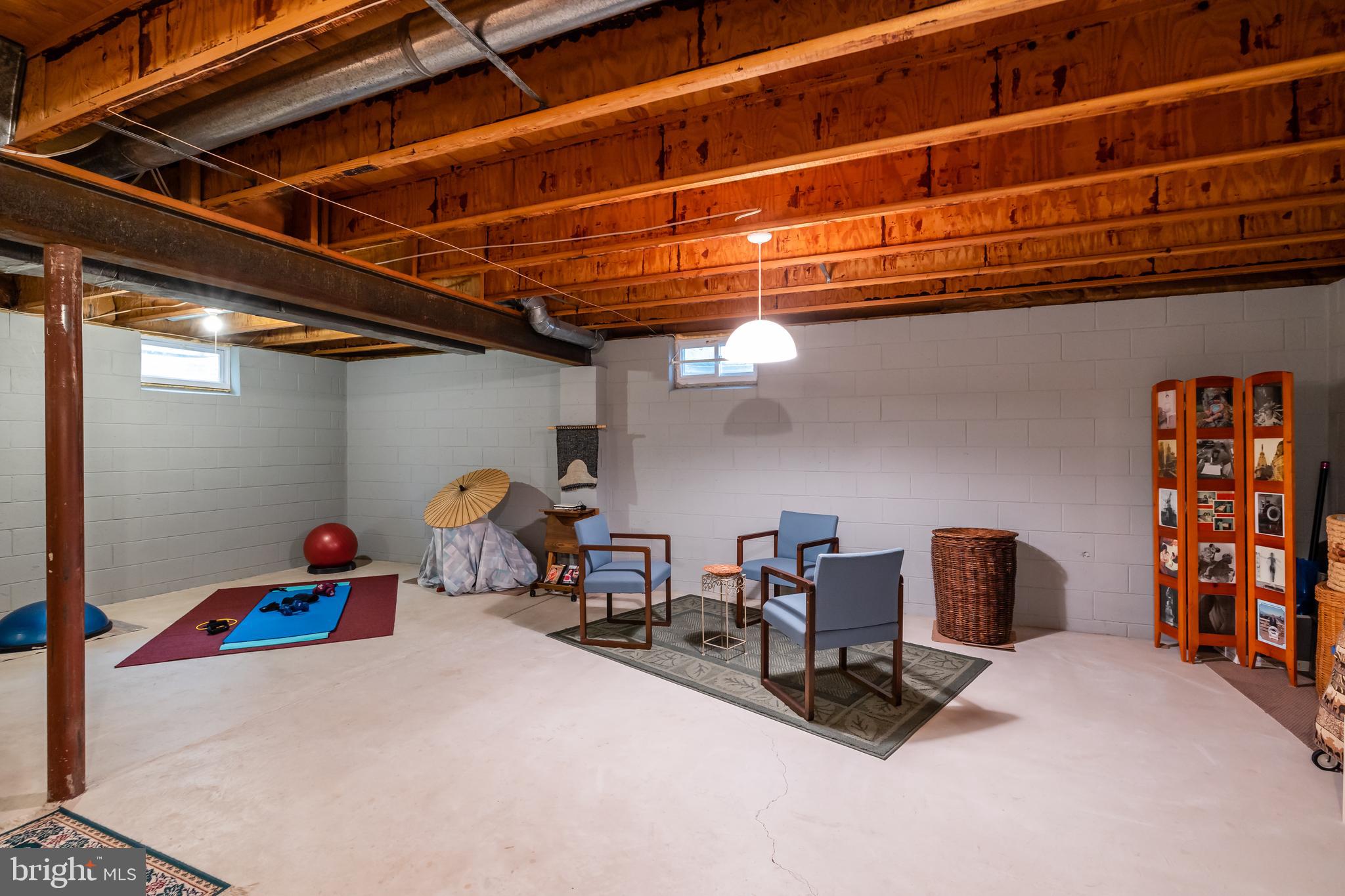 10 Tansgate Boulevard Berlin, NJ 08009 - Photo 37 of 51 a bedroom with bed and a cabinet
