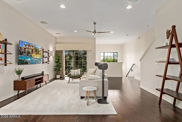 $3,195 | 6940 East Cochise Road, Unit 1016, Paradise Valley, AZ 85253