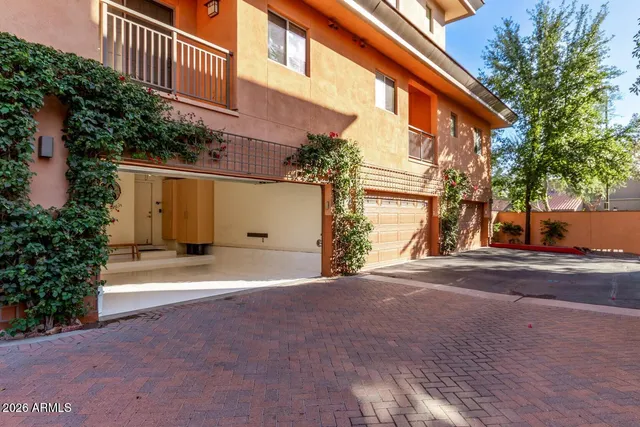 $3,195 | 6940 East Cochise Road, Unit 1016, Paradise Valley, AZ 85253