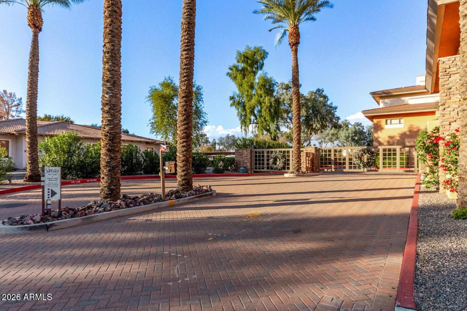 6940 East Cochise Road, Unit 1016 Paradise Valley, AZ 85253 - Photo 33 of 34 SAndola 35