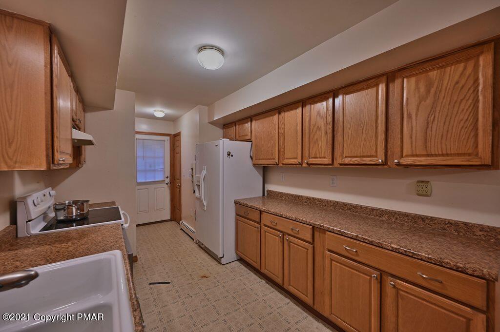 165 Chipmunk Road Bushkill, PA 18324 - Photo 19 of 57 Kitchen