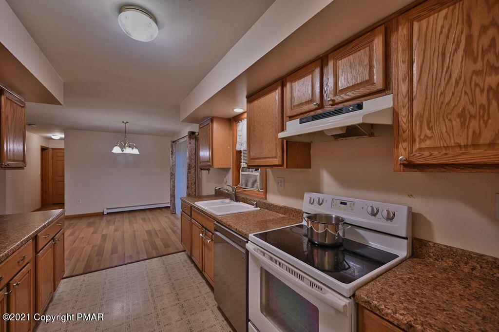 165 Chipmunk Road Bushkill, PA 18324 - Photo 20 of 57 Kitchen