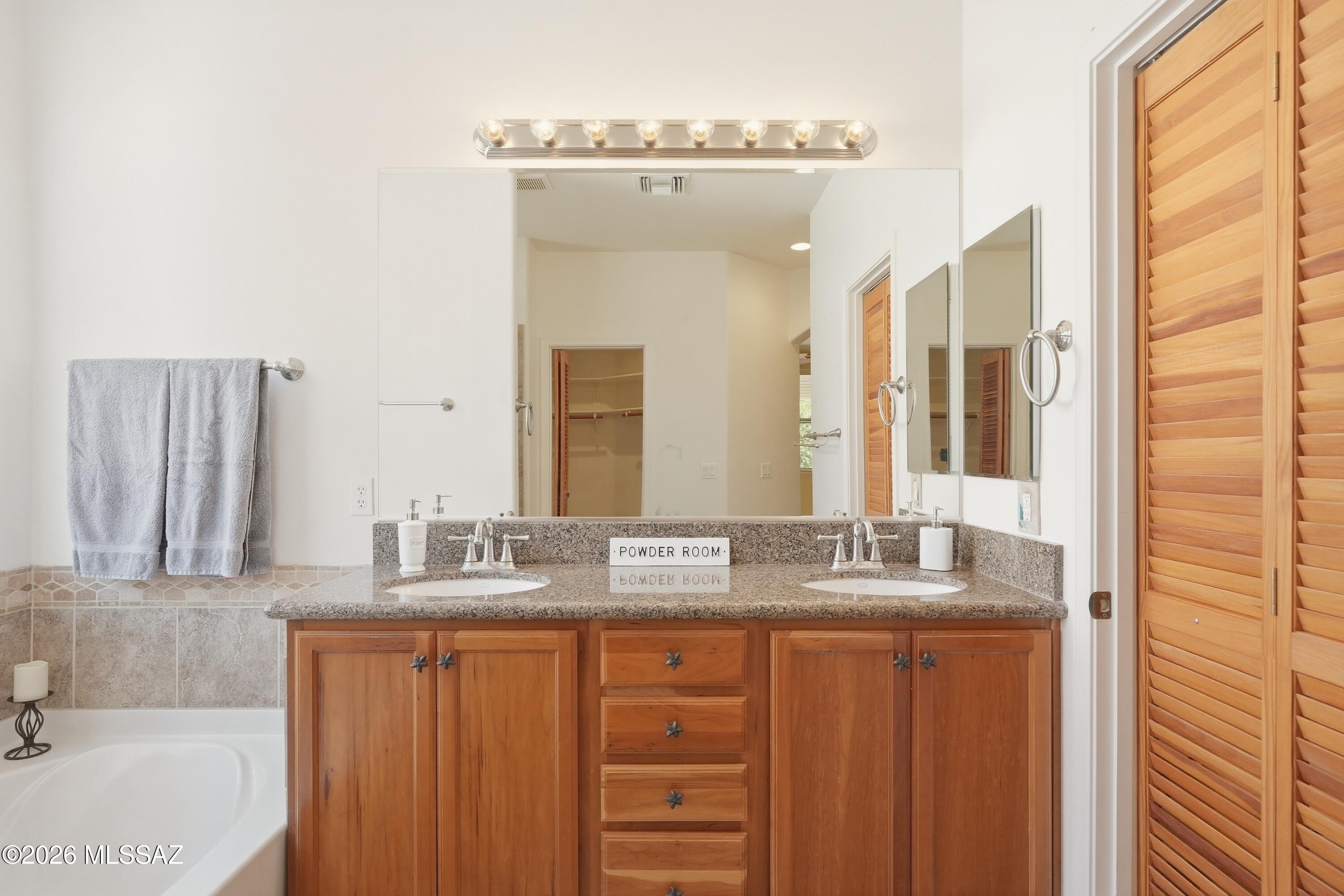 2845 North Vactor Ranch Place Tucson, AZ 85715 - Photo 22 of 41 Primary Bath