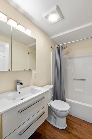 a view of utility room with washer and dryer