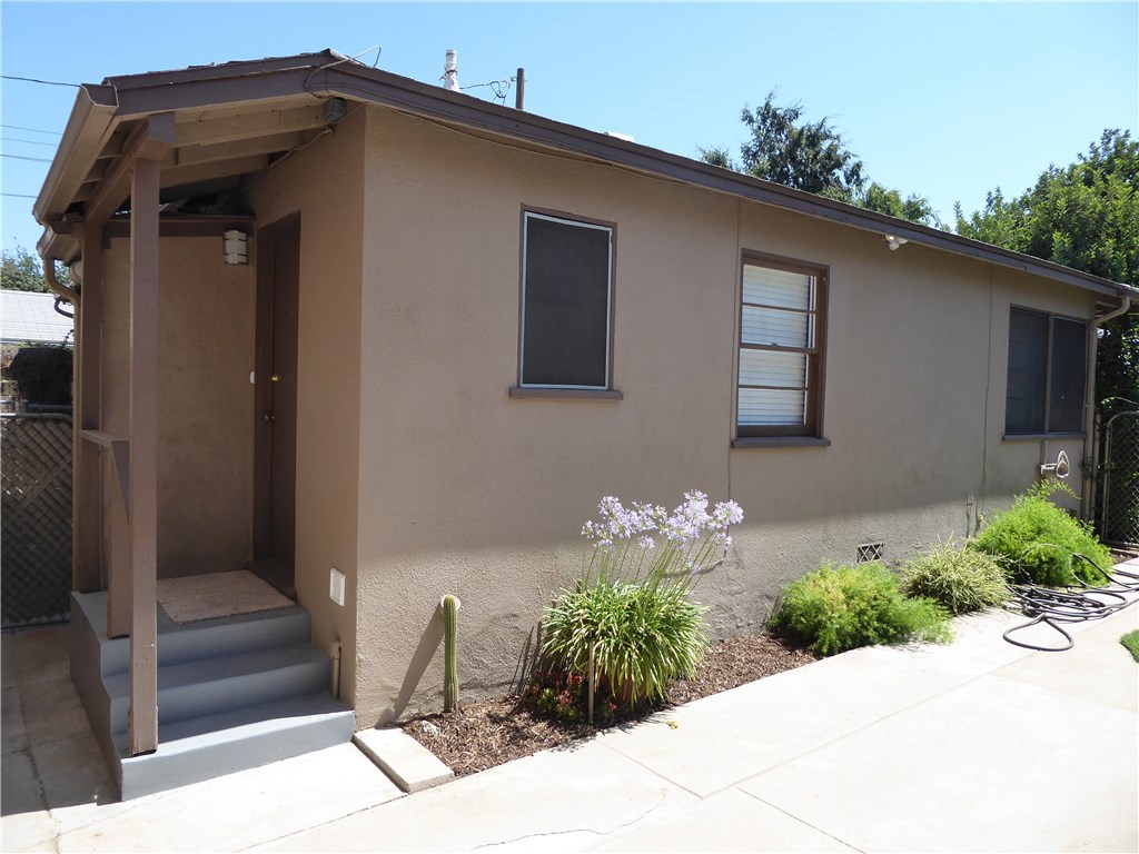6735 Yellowstone Drive, Unit A Riverside, CA 92506 - Photo 13 of 14 a front view of a house