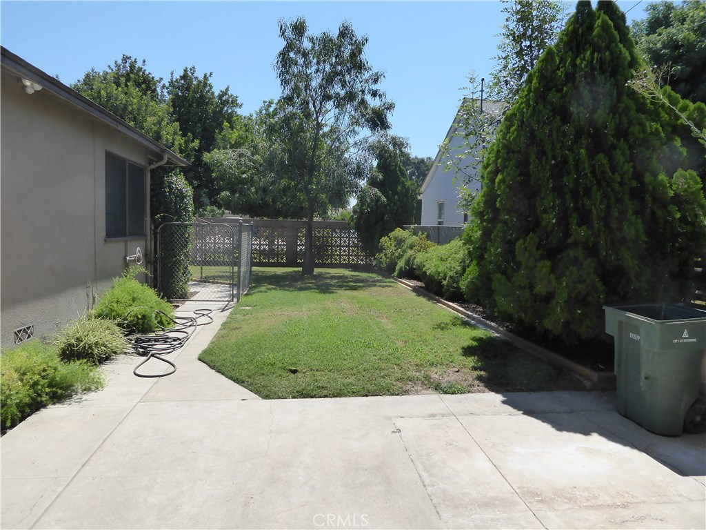 6735 Yellowstone Drive, Unit A Riverside, CA 92506 - Photo 20 of 21 a backyard with garden
