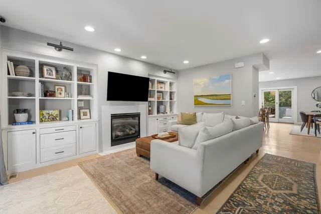 $1,500,000 | 19-21 Short Street, Unit 1, Boston, MA 02129