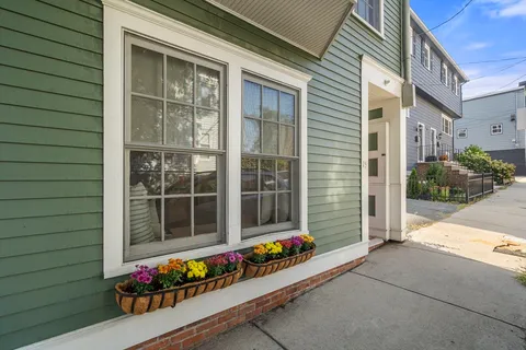 $1,489,000 | 19-21 Short Street, Unit 1, Boston, MA 02129