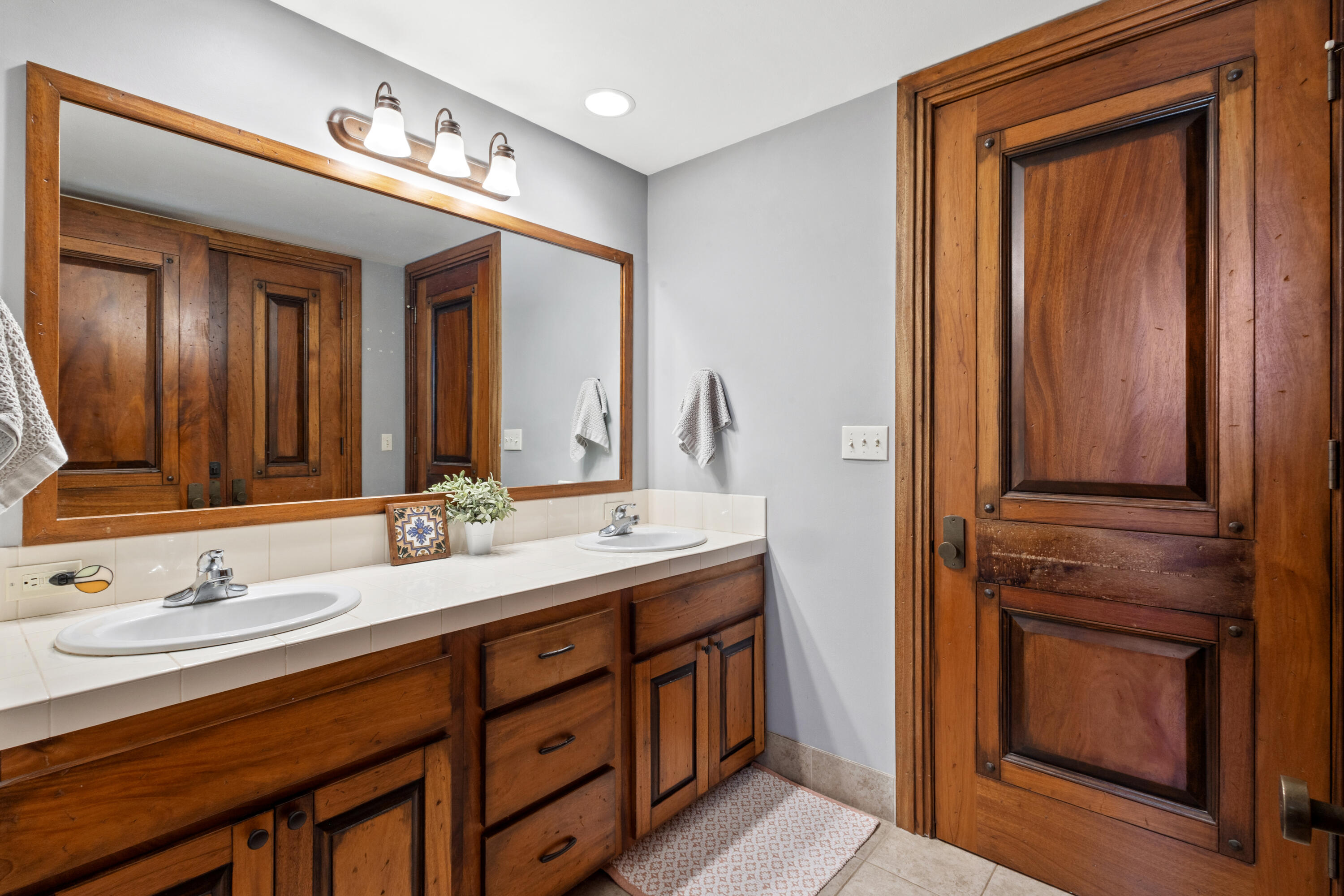 145 Sunny Ridge Place, Unit E 2 Mountain Village, CO 81435 - Photo 11 of 18 Bathroom