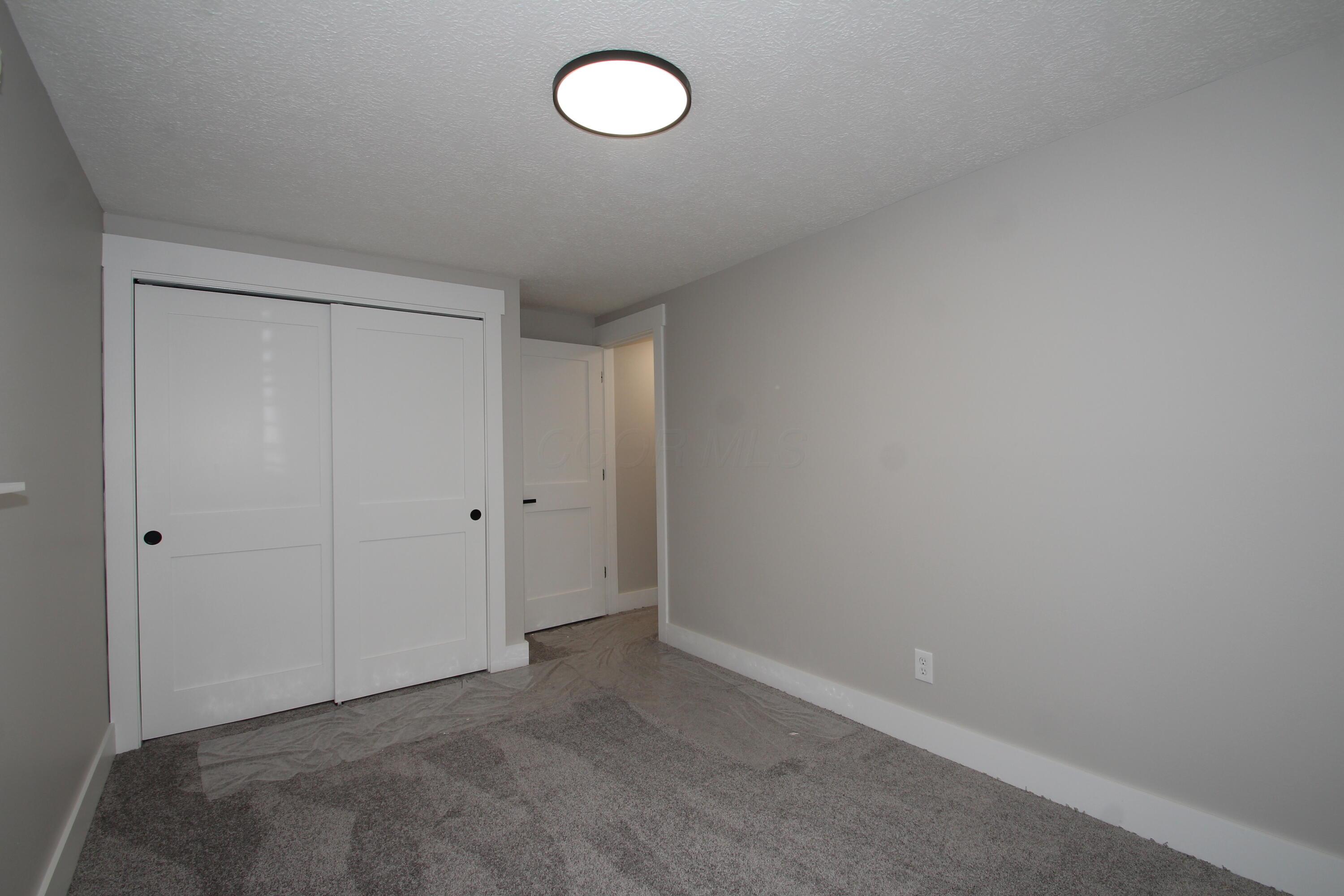 4003 Lynward Road Columbus, OH 43228 - Photo 14 of 43 1000035658