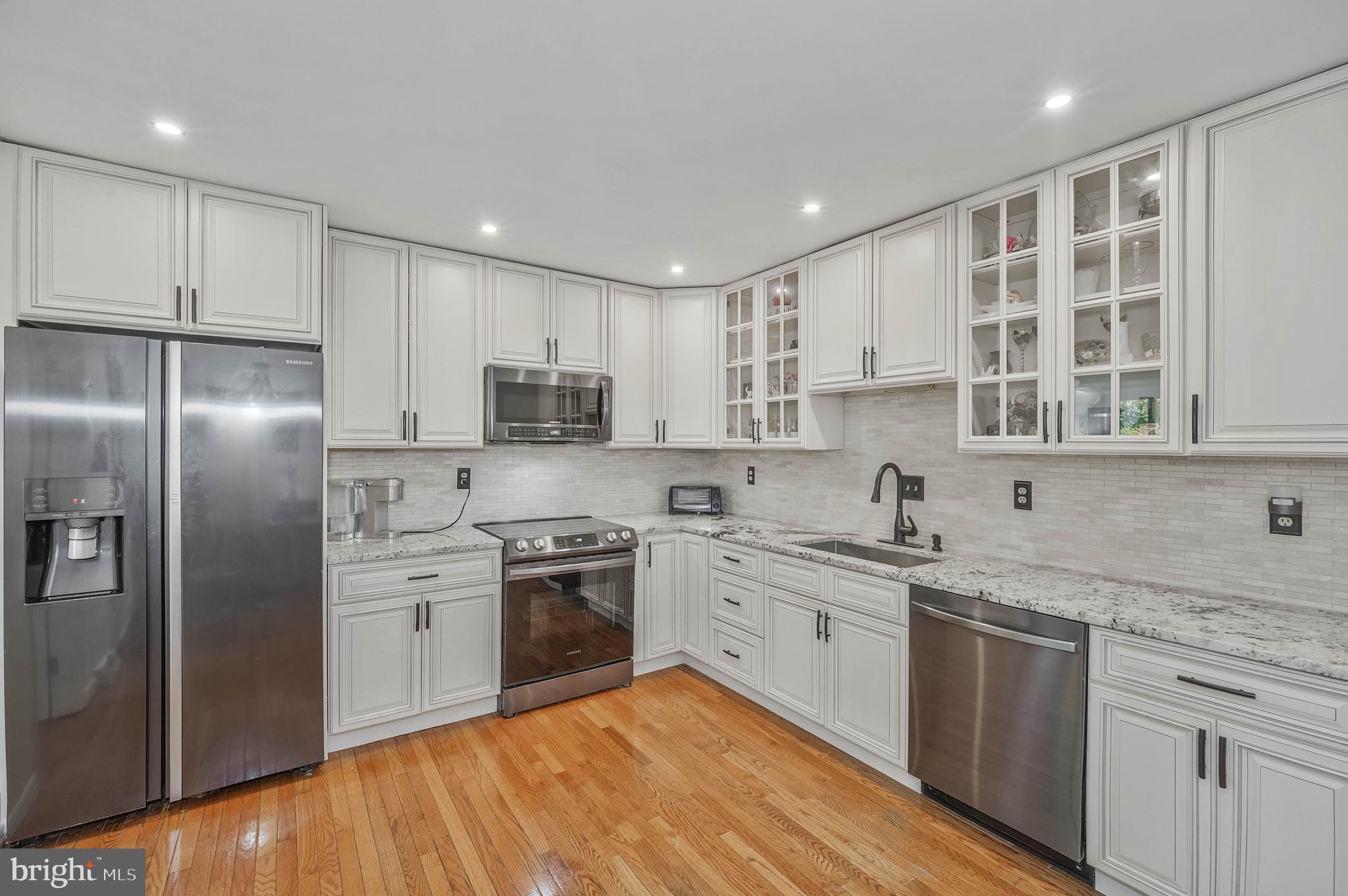 2026 Hunter Mill Road Vienna, VA 22181 - Photo 18 of 35