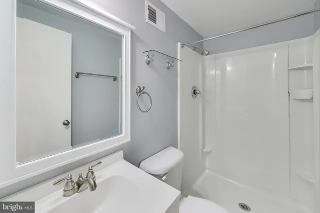 $2,950 | 5769 Yellowrose Court, Columbia, MD 21045