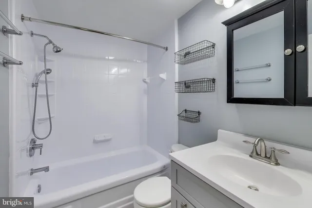 $2,950 | 5769 Yellowrose Court, Columbia, MD 21045