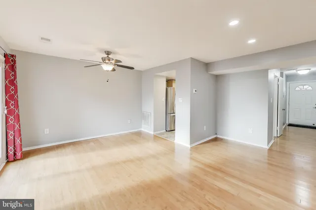 $2,950 | 5769 Yellowrose Court, Columbia, MD 21045