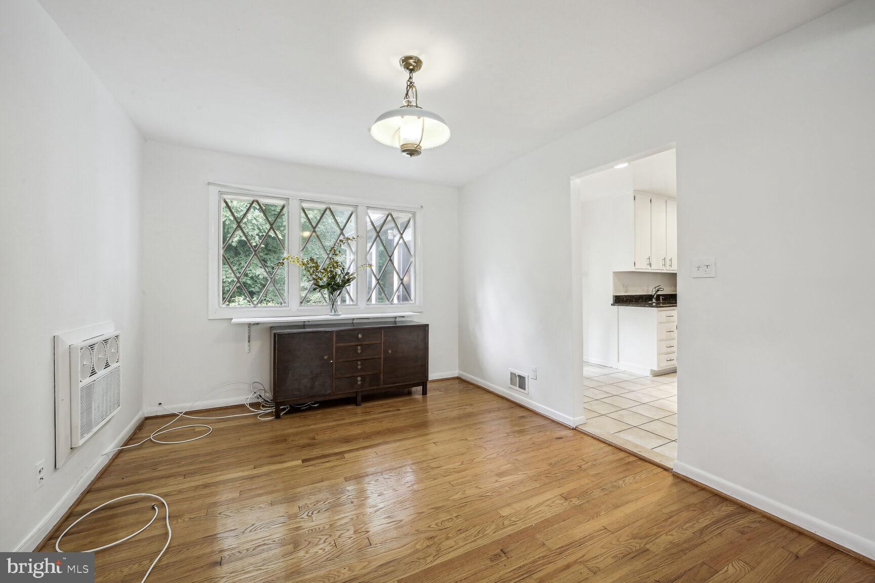 7009 Capitol View Drive McLean, VA 22101 - Photo 4 of 18 Dining Room
