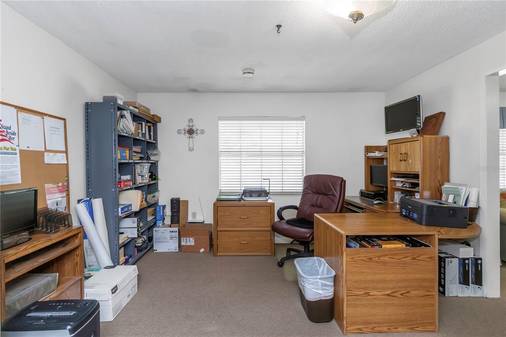 17515 Lakeshore Road Lutz, FL 33558 - Photo 15 of 61