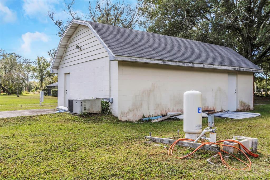 17515 Lakeshore Road Lutz, FL 33558 - Photo 50 of 61