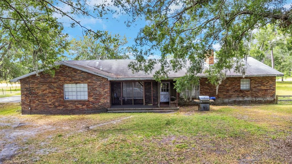 17515 Lakeshore Road Lutz, FL 33558 - Photo 7 of 61