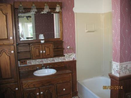 9925 Kies Road Manchester, MI 48158 - Photo 6 of 17 Bathroom