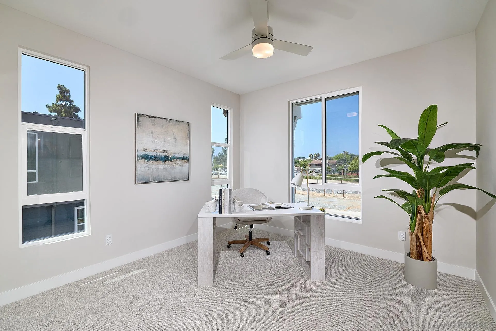 559 North Vulcan Avenue Encinitas, CA 92024 - Photo 29 of 50 a living room with furniture