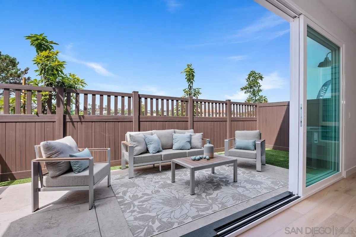 559 North Vulcan Avenue Encinitas, CA 92024 - Photo 31 of 50 a outdoor living space with furniture